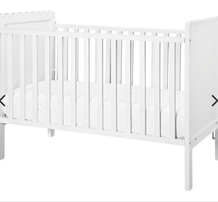 Cama para bebé com grades