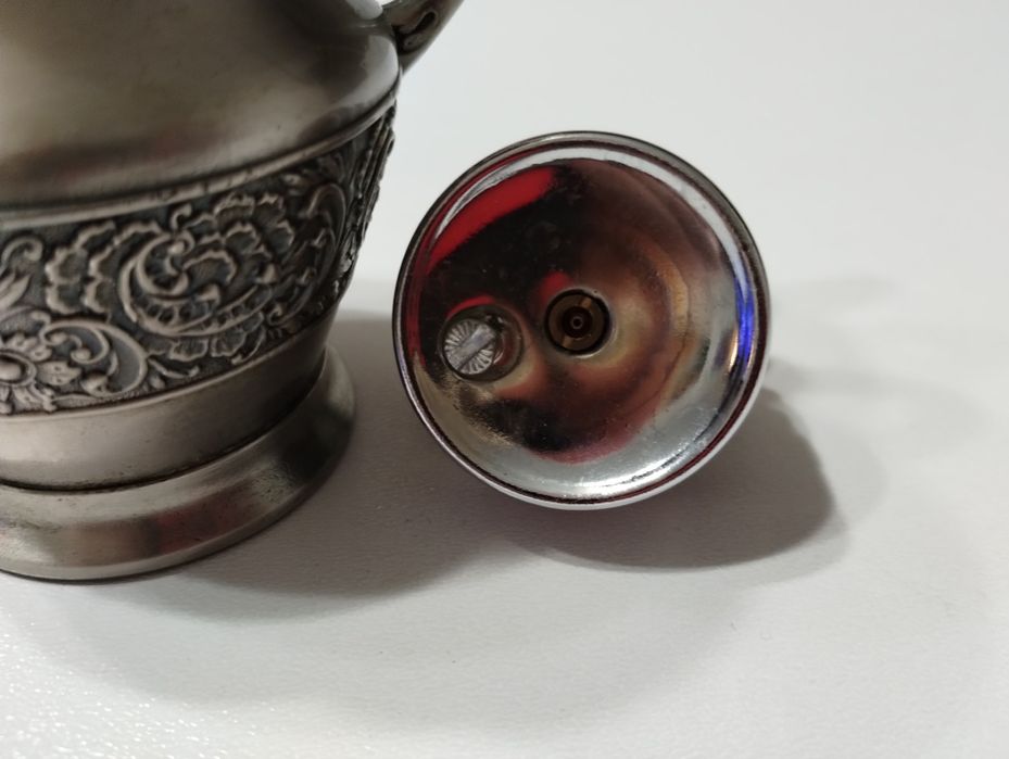 Zapalniczka gazowa w kształcie kufla