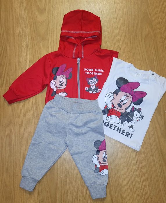 Varios conjuntos de fatos de treino