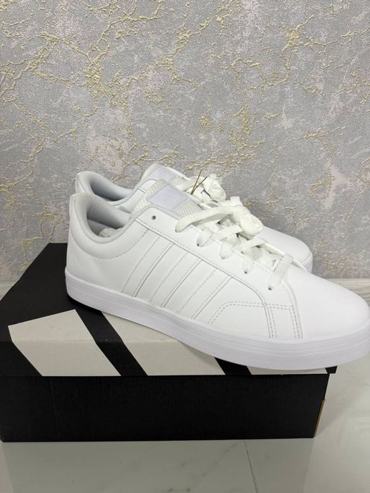 Кросівки addidas