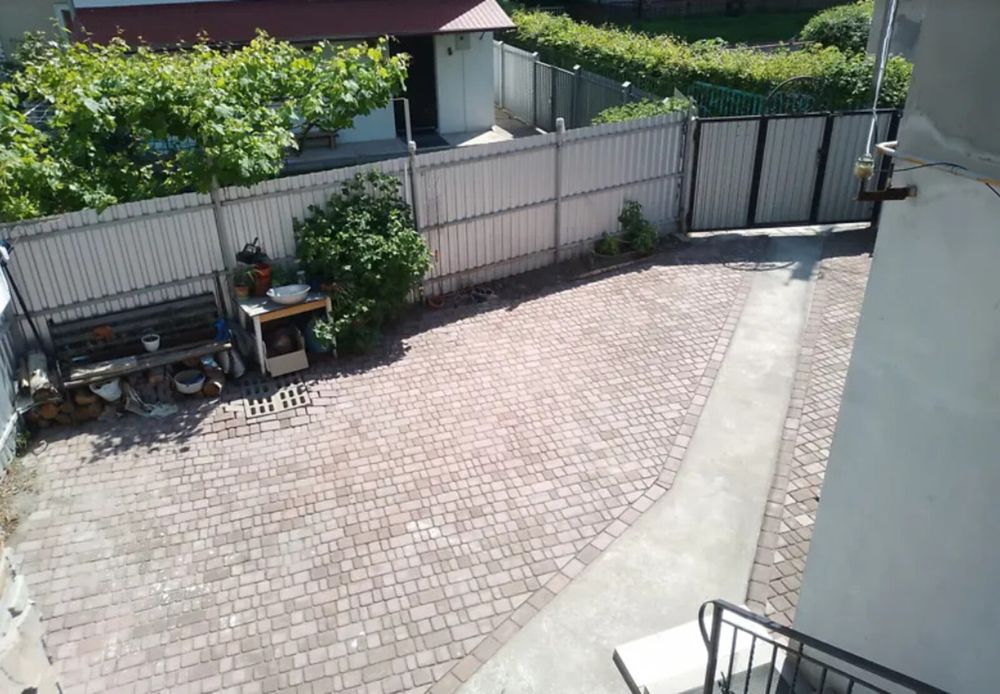 Продаж будинку в центрі міста