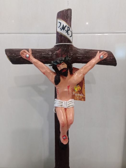 Crucifixo de grandes dimensões figurado de Barcelos irmãos Baraça