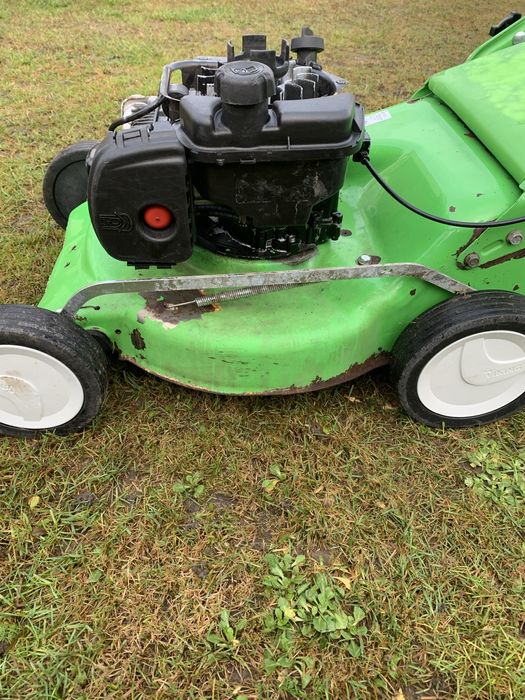 Продам по запчастям мотор газонокосарка