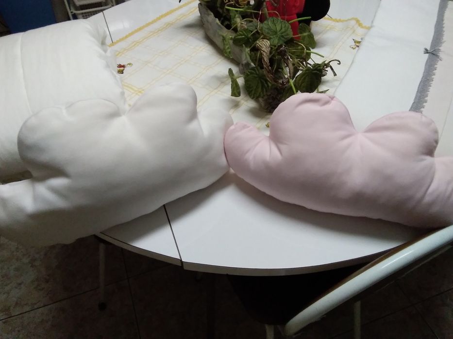 Vendo mobile como novo, protetor de berço, roupa da cama e almofadas
