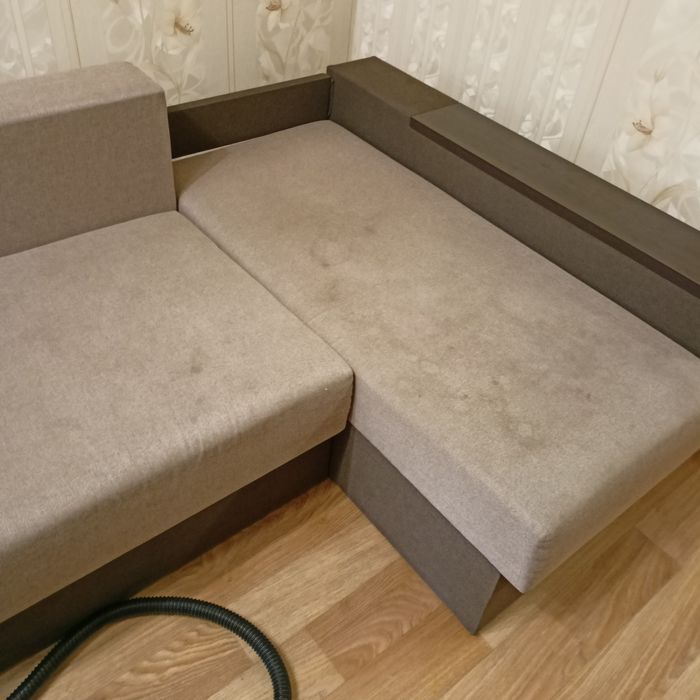 Выездная химчистка мебели чистка диванов