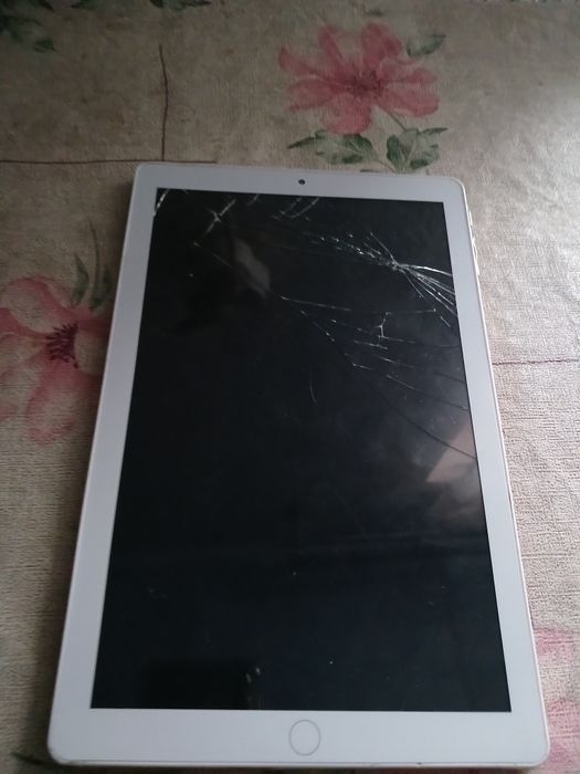 Продам планшет с розбитым екраном сенсор не роботает