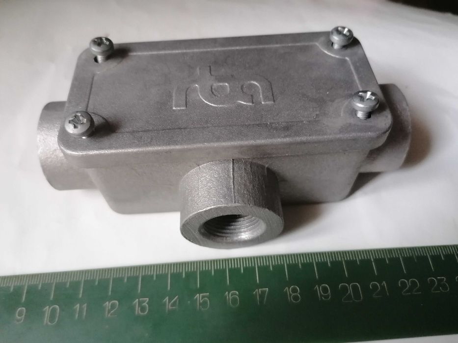 Коробка электро ответвительная  монтаж металлическая