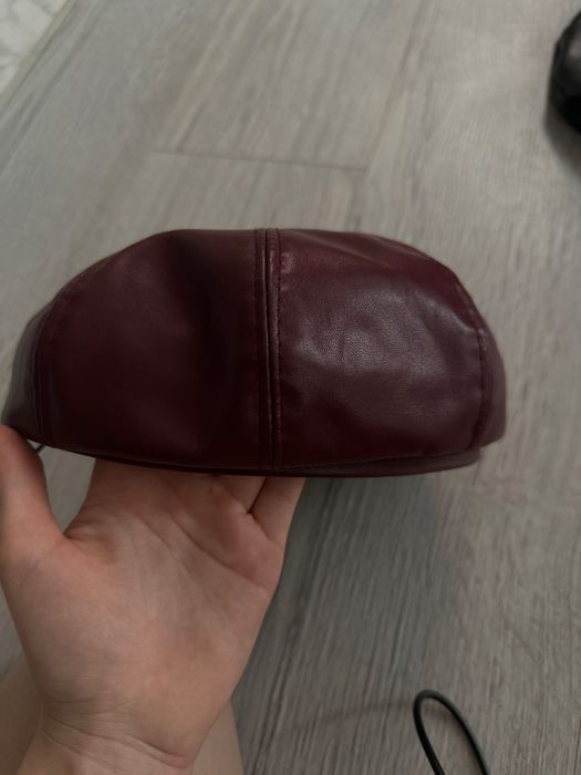 Берет бордовий та чорний по 100