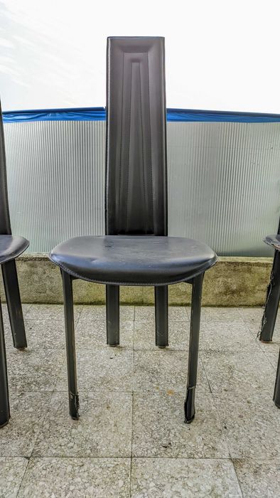 Mesa Madeira Preta com 5 Cadeiras Almofadadas | Entrega gratuita*