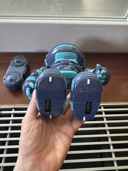 Robot tańczący zdalnie sterowany TFB