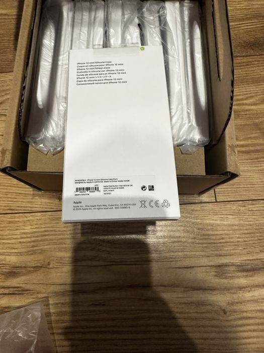 Etui Apple do Apple iPhone 12 mini APPLE SILICONE CASE Dojrzała Śliwka