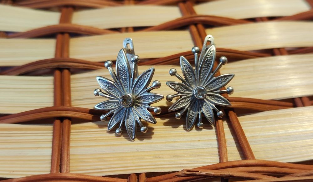 Продам срібні сережки