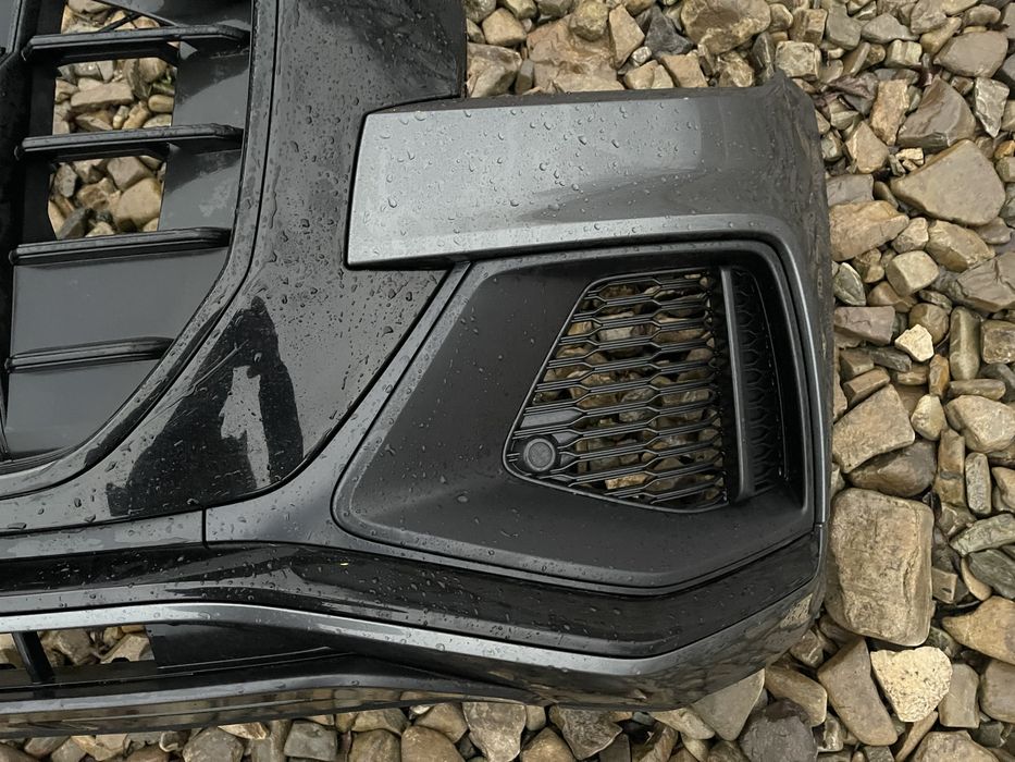 Передній бампер комплектний колір 6Y / Z7S AUDI Q8 4M8 2018-2022