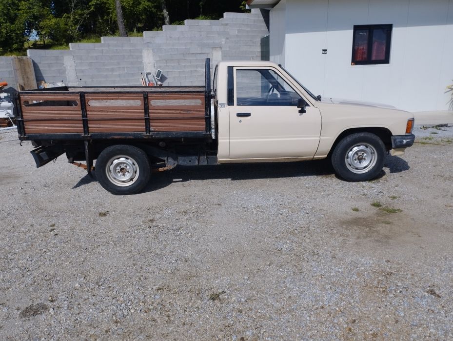 Toyota Hilux ln 56