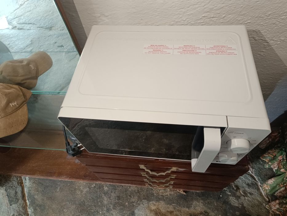 Vendo microondas 20 LT, e termoaculadpr de 50 lt . entrega em Elvas