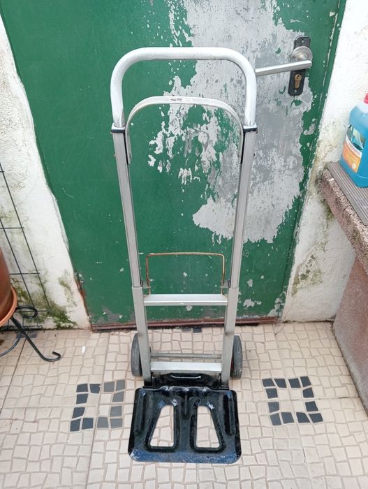 Carro de cargas e descargas