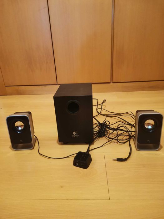 Vendo 2 pares de colunas USB praticamente sem uso