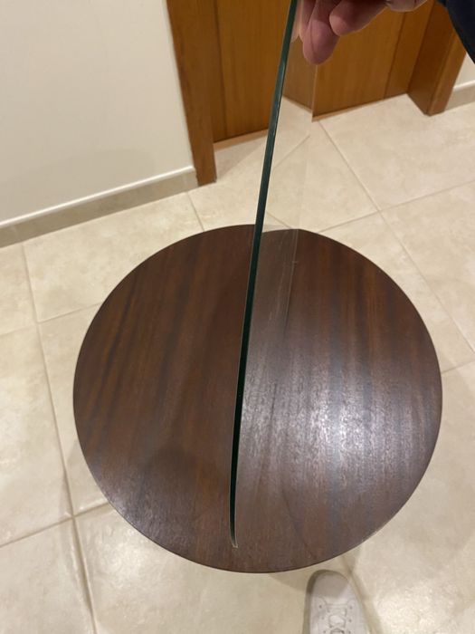 Mesinha de apoio redonda (com oferta de tampo de vidro para proteção)