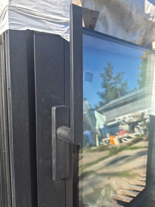 Drzwi aluminiowe tarasowe przesuwne różne.