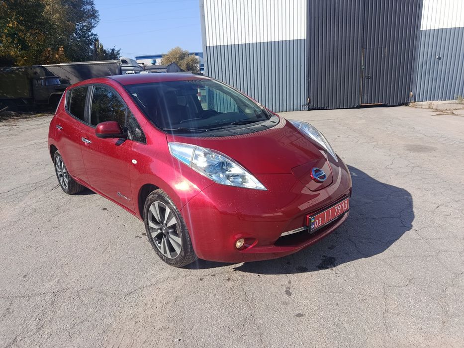 Nissan leaf 2015р