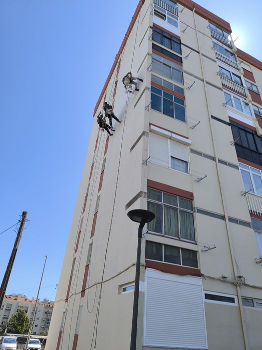 Alpinismo industrial/ Construção e remodelação  integral.