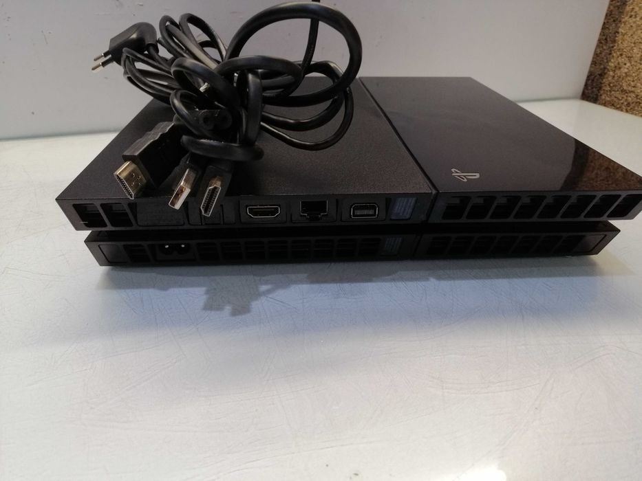 Sony Playstation 4+2 Pady 1 tb