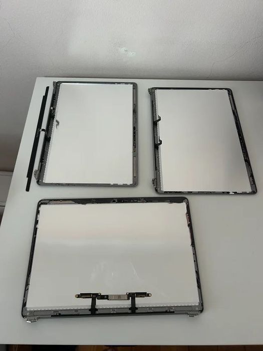 3 Carcaças MacBook Pro 13 A2338 Space Gray + 1 tira de vidro frontal