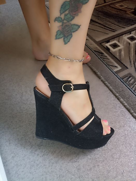 Босоніжки 39 розмір чорні