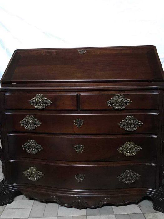 Escrivaninha em Pau Santo