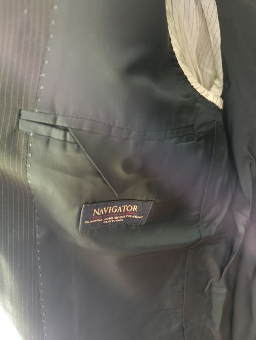 Fato preto de riscas 100% lã