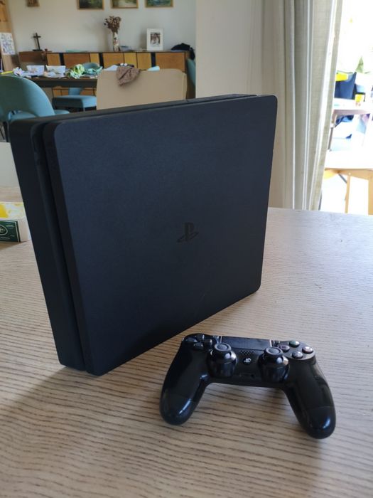 Ps4 slim impecável.