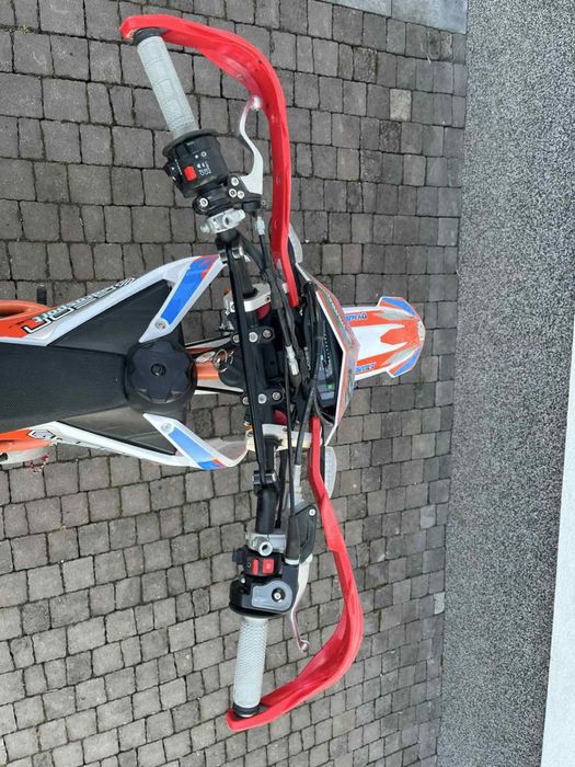 Мотоцикл GEON DAKAR GNS 125