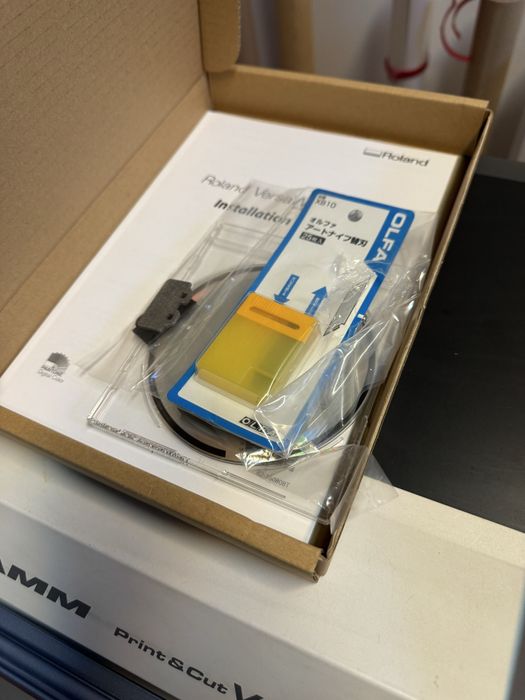 Impressora Roland grande formato  eco-solvente com corte (137 cm)