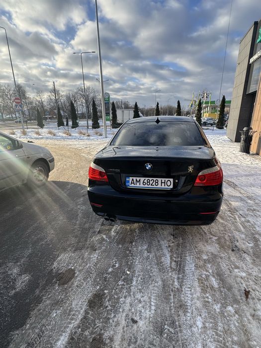 BMW523 2.5 бензін