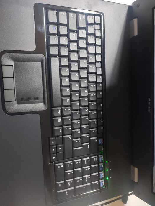 HP TFT7600 G2 KVM Console Rackmount Keyboard ES Monitor (AZ875A#0D1)