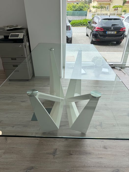 Mesa de jantar em vidro