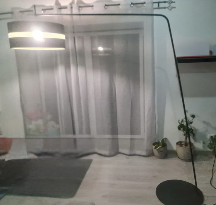 Candeeiro de pé para sala.