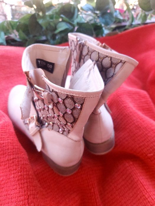 Botki beżowe damskie ze zdobieniami w rozm. 40