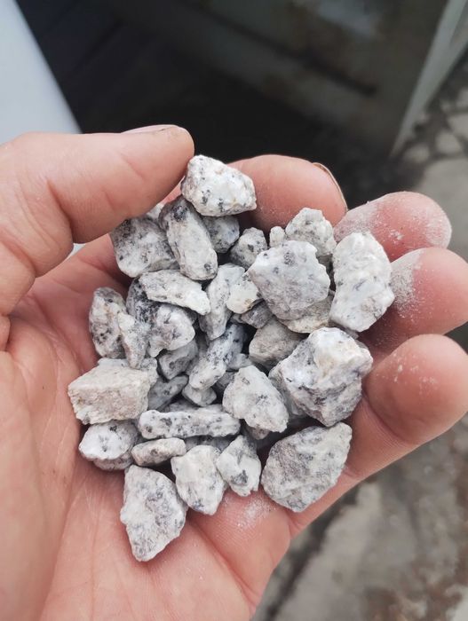 ziemia / kora / zrębka / grys granitowy granit