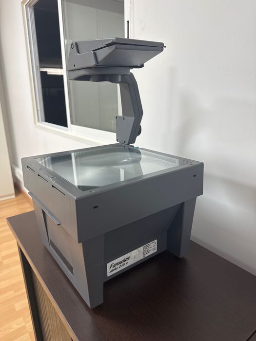 Retroprojetor Kindermann Famulus Alpha 250 E