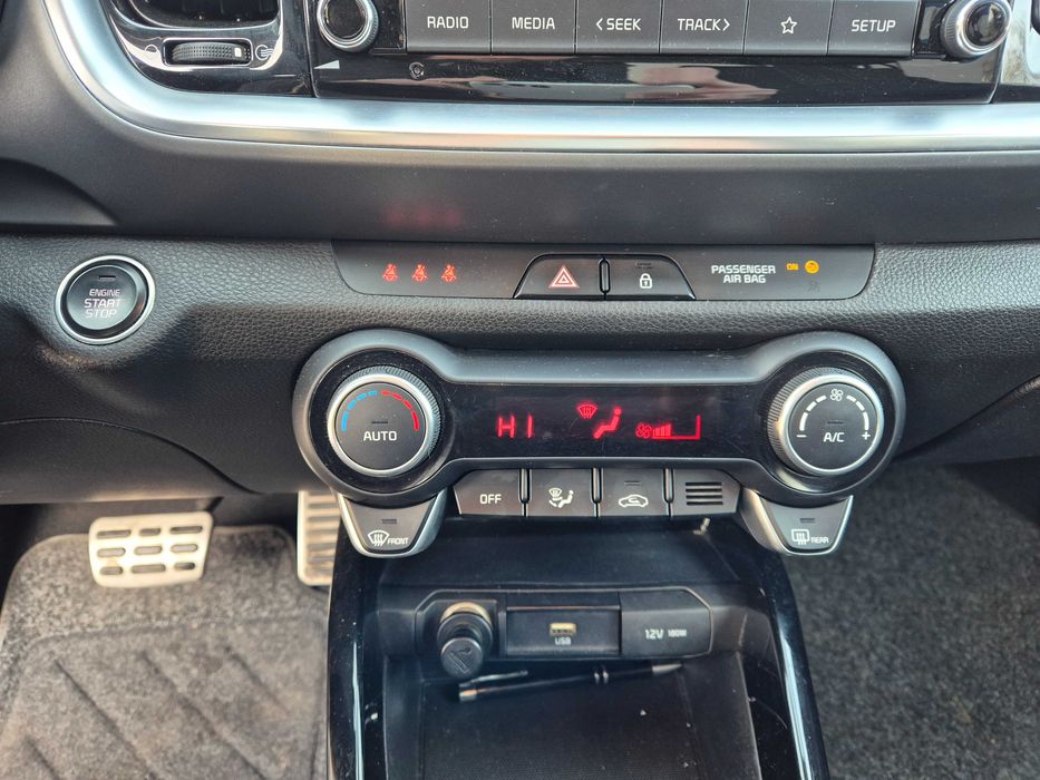 Продам Kia Stonic 2020г, отл сост