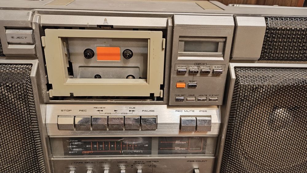 Магнитола Akai производство Япония