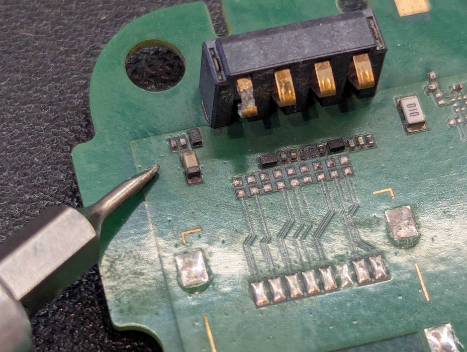 4G LTE Wi-Fi роутер Huawei E5573s-856 простой ремонт