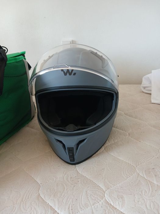 Capacete e mochila uber Eats
