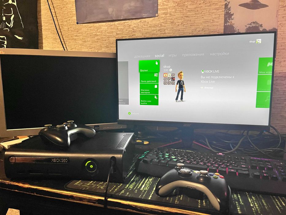 Xbox 360 Slim + 2 Джойстика + 25 Ігор