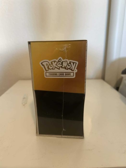 Pokemon 30th Anniversary ETB (ELITE TRAINER BOX)