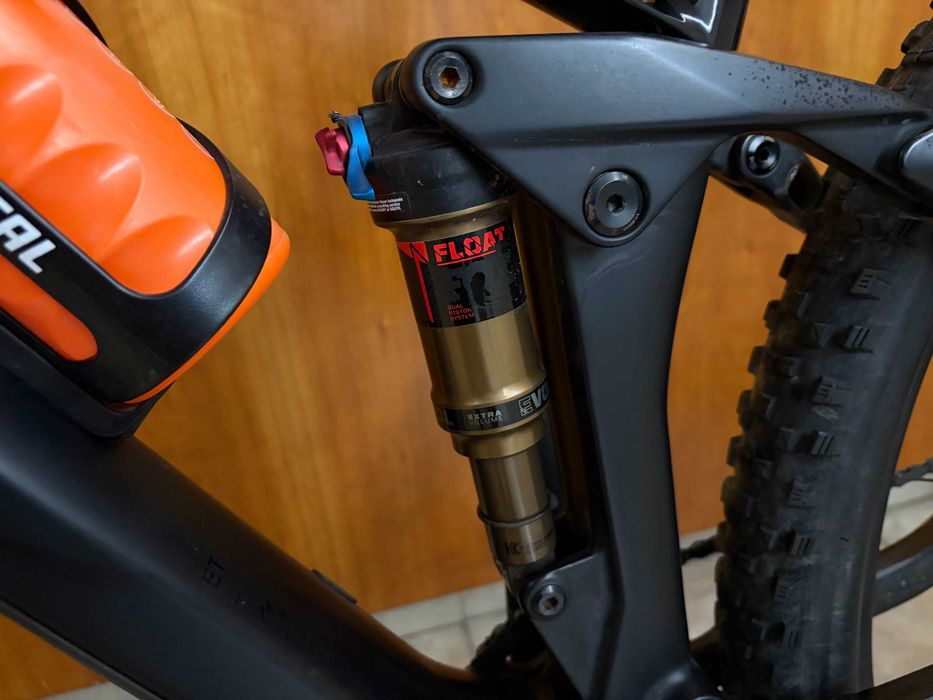 Vendo Bicicleta Todo Terreno (MTB) CUBE Stereo 120 HPC SLT -29" Carbono