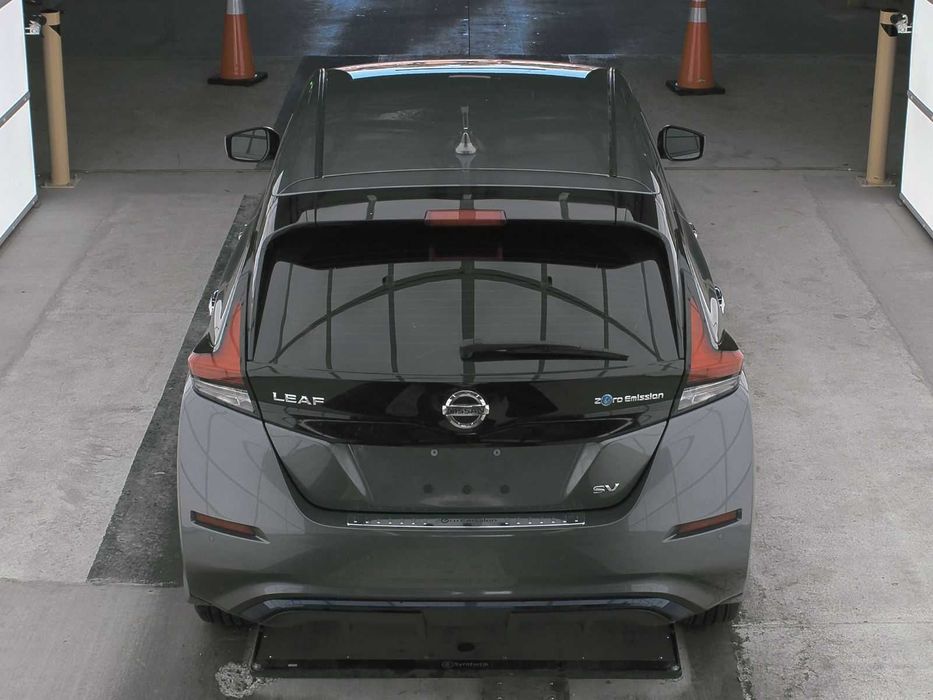 2020 Nissan LEAF SV ціла машина