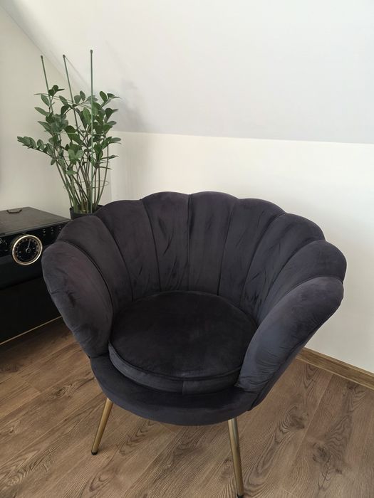 Stylowy fotel muszelka
