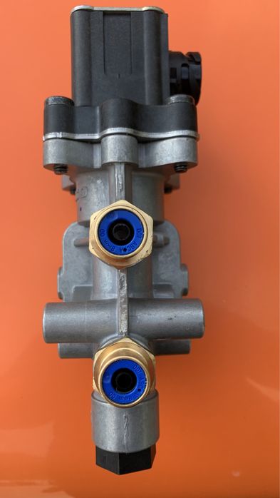 WABCO - 4630840410 Кран. Клапан, управление подъемной осью. Разборка